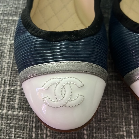 Chanel Flats - Picture 2 of 9